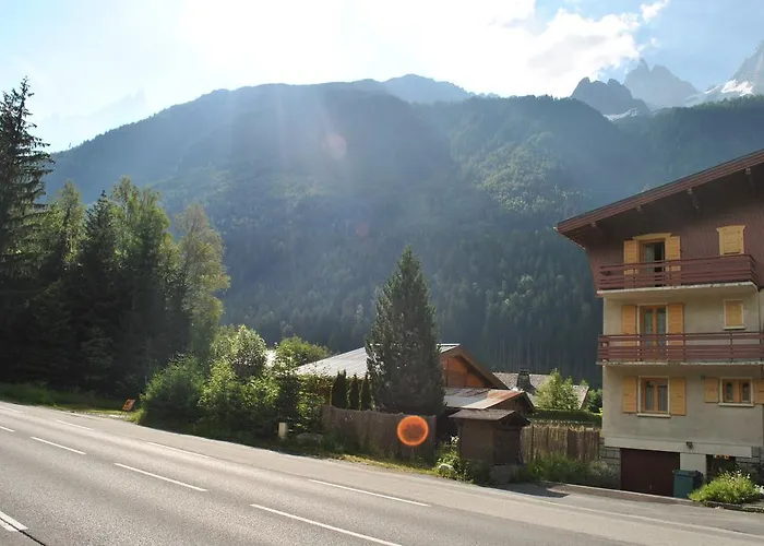 Fleur Des Neiges Hostel *